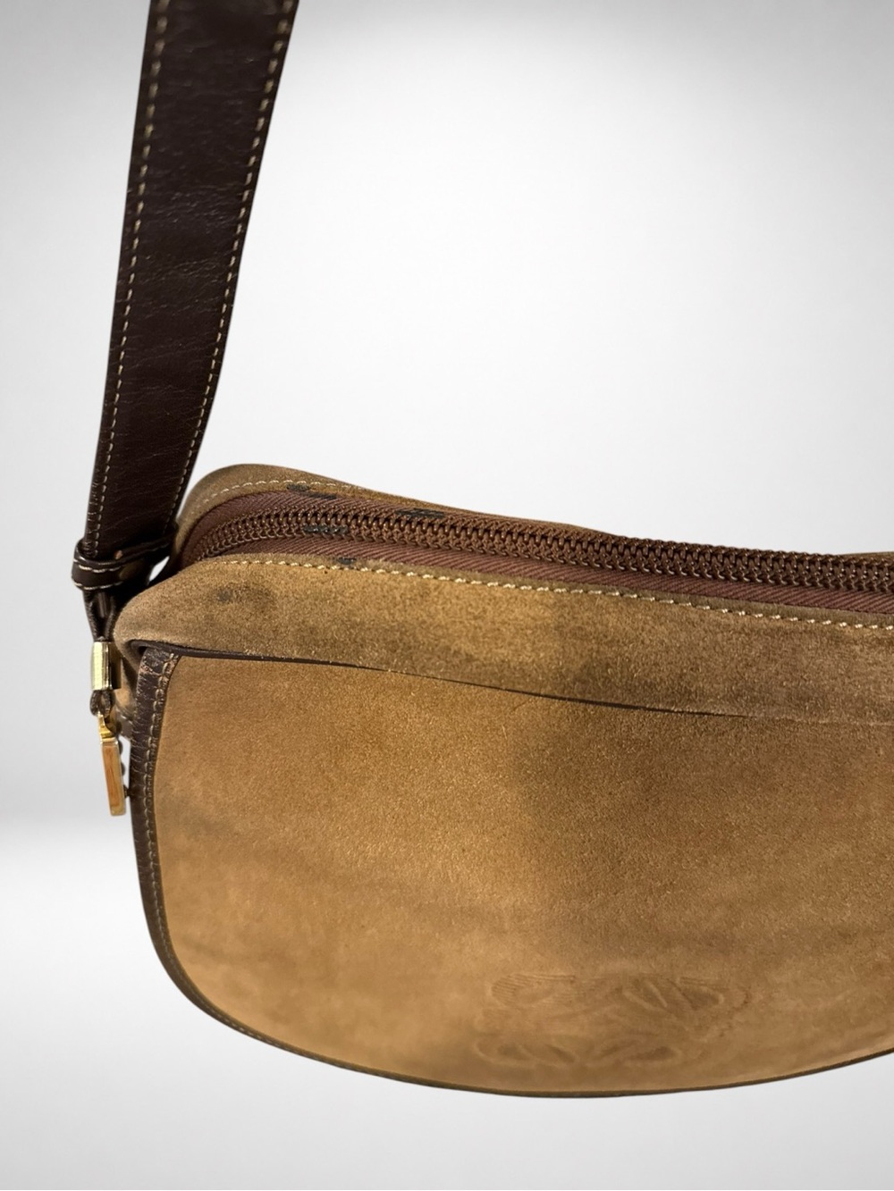 SOLD Loewe Suede Leather Crossbody Shoulder Bag Brown Anagram Logo Vintage - Picture 4 of 13